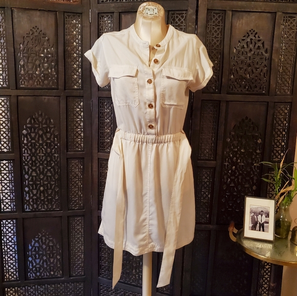 White Banana Republic short sleeved Dress - Picture 13 of 14